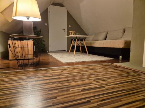 Ahnatal-Weimar Apartment | Cozy Retreat at Lakefront Maisonettewohnung near Kassel