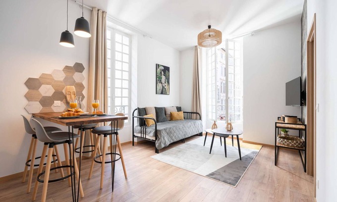 1st Arrondissement Apartment | Discover MaisonMars: Family-Friendly Retreat with Spa