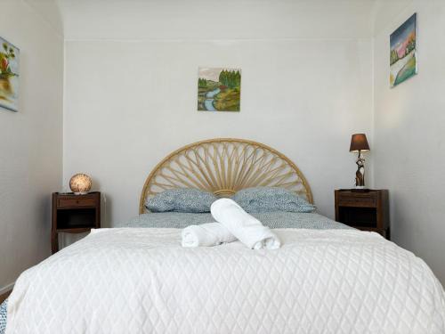 Saint-Sulpice-sur-Risle House | Cozy Maisonnette with Free Parking for Four Guests