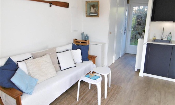Saint-Jacques Apartment | Family-Friendly Getaway Steps from the Beach - ENORA