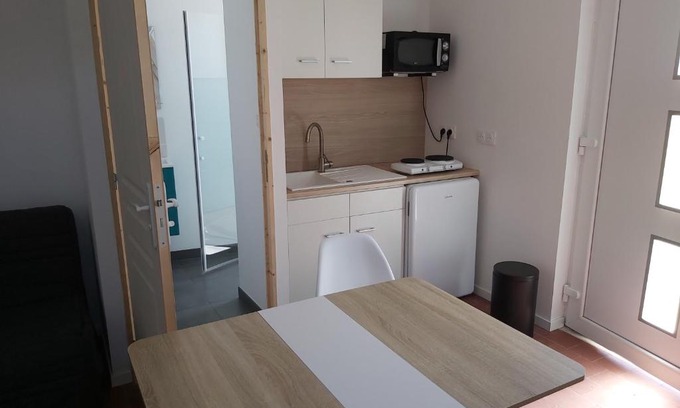 Paray-le-Monial House | Cozy Maisonnette for Families: Perfect Child-Friendly Retreat