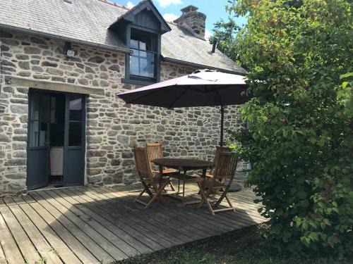 Mont-Dol House | Cozy Maisonnette Steps from Mont Dol - Family Friendly Stay