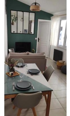 Mions Apartment | Cozy Maisonnette in a Peaceful Setting with Restaurant