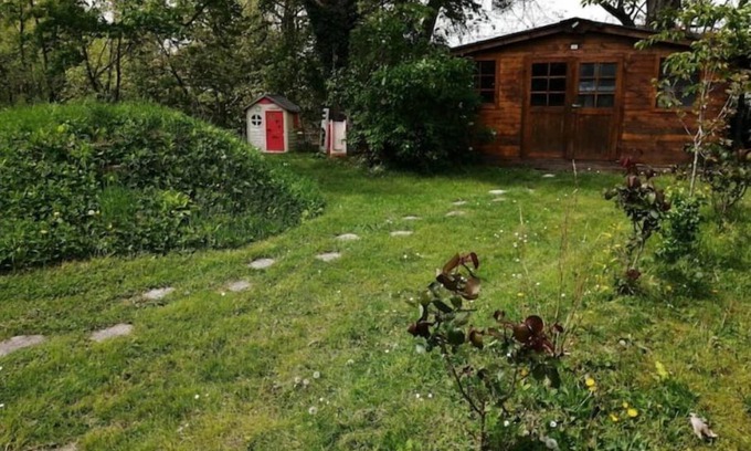 Villeneuve-Saint-Georges House | Cozy Maisonnette sur Rivière with Spa and Pet-Friendly Options
