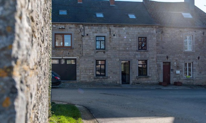 Dinant House | Inviting Maisons de vacances Le Vieux Marronnier Retreat