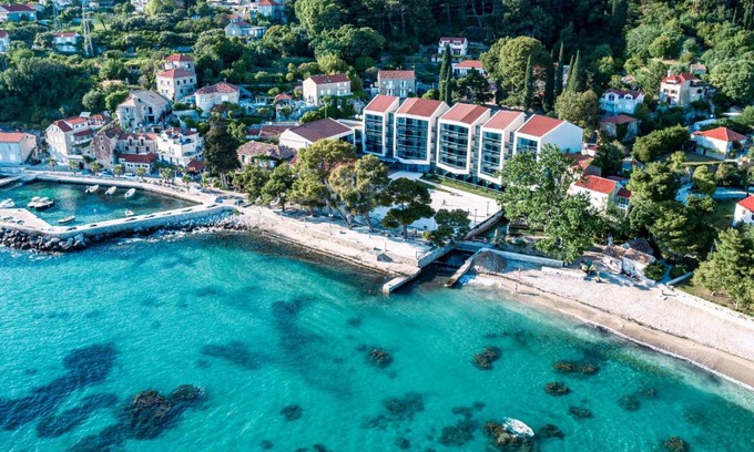 Mlini Hotel | Inviting Maistra Select Mlini Hotel with Oceanfront Pool