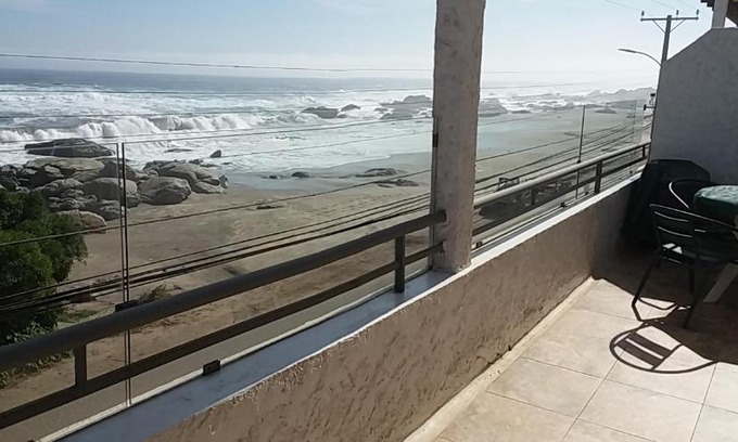 Maitencillo Apartment | Oceanfront Maitencillo Opas Apartment with Guest Rated 9.1