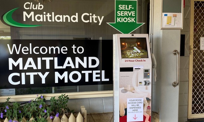 Rutherford Hotel | Quality Stay at Maitland City Motel with Pool & Breakfast