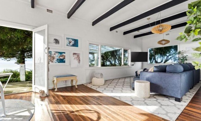 Augusta House | Discover Maizies View - A Hidden Gem with Ocean Bliss
