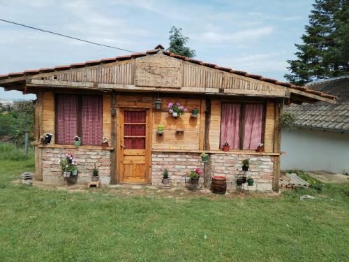 Kladovo Ski Chalet | Pet-Friendly Haven: MAJ1 Rated 10/10 for Families