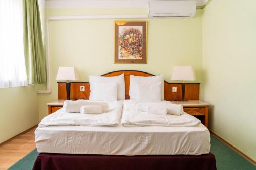 Heviz Hotel | Discover the Majerik Hotel: Oceanfront Oasis with Spa