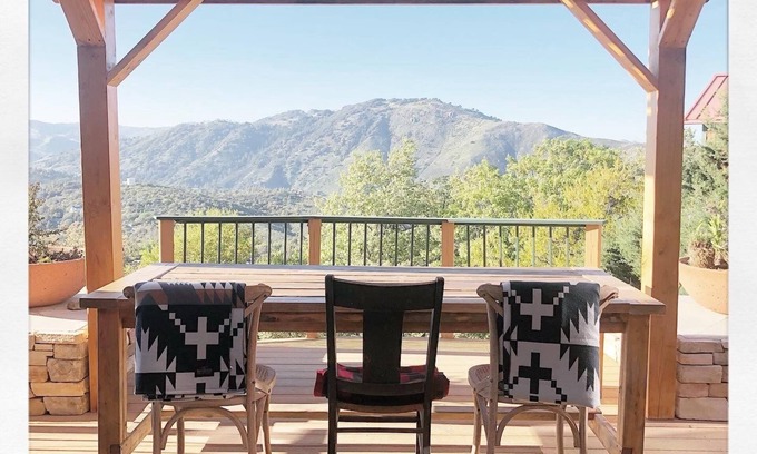 Julian House | Premier Stay at Majestic Julian Lodge: Pet & Child Friendly