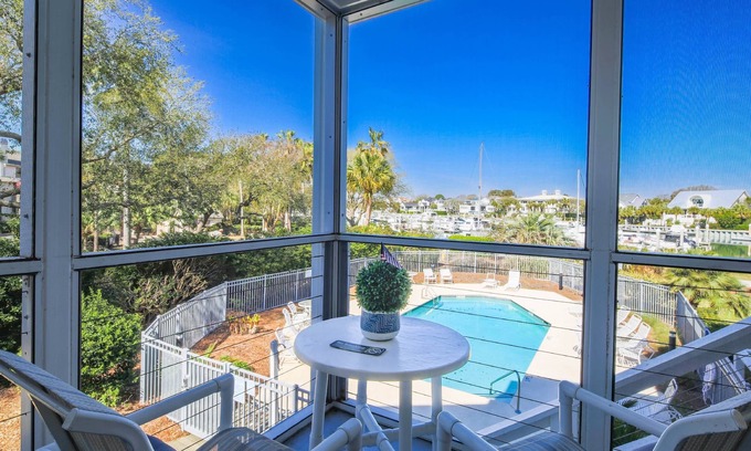 Isle of Palms Condo | Unforgettable Ocean Views & Pool Access - 10 Min to Beach!