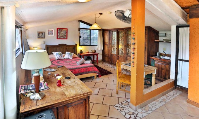Cholula Apartment | Enchanting Majikal B&B - Kali: Child-Friendly Retreat
