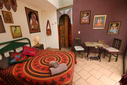 Cholula Apartment | Pet-Friendly Haven at Majikal B&B - Krishna, Rated 8.9!