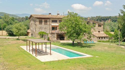 Beguda House | Experience Can Riera de Montagut: 4-Star Family Retreat