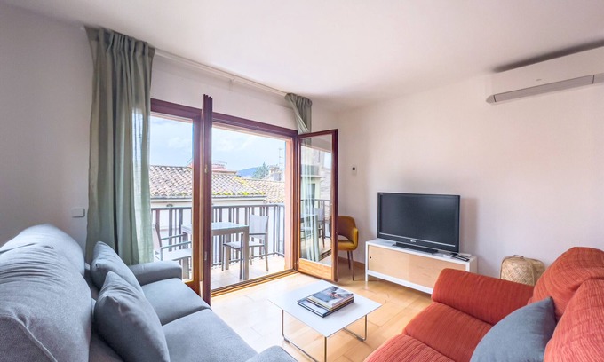 Banyoles Apartment | Comfortable Holiday Apartment Jacint in Banyoles