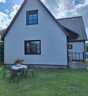 Kuressaare Apartment | Tranquil Stay Near City Center and the Sea, Rated 10/10