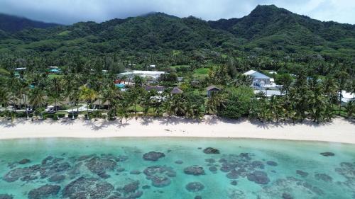 Tapere of Titikaveka Villa | Oceanfront Makayla Palms: 4-Star Retreat with Scenic Views