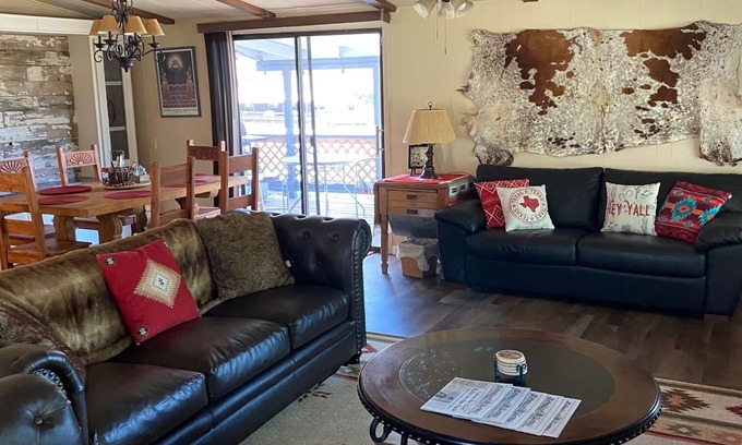 Pine House | Create Lasting Memories in a Cozy Two-Bedroom Retreat