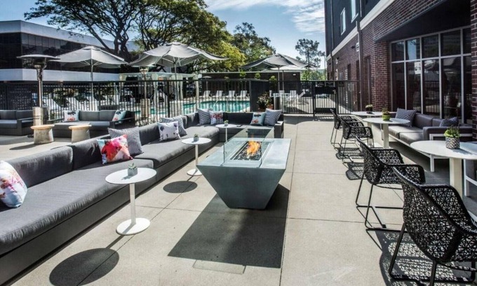 El Segundo House | Plan Your Perfect Los Angeles Stay with Ocean View Rooms!