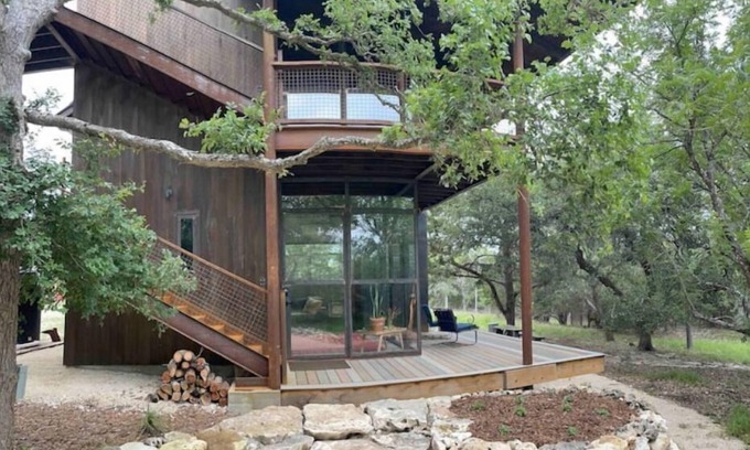 Fredericksburg House | Discover Maker's Tree Tower: Nature Retreat with Spa & Kitchen