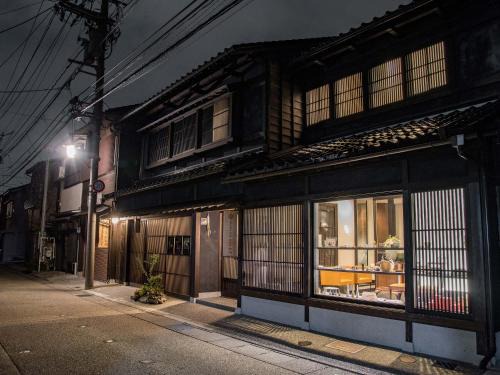 Higashiyama Higashi Chaya District Hotel | Discover Maki No Oto Kanazawa: Guest Rated 9.6/10