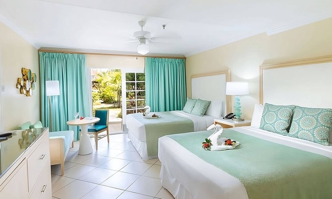 Rodney Bay Apartment | Create Lasting Memories with Outdoor Pool & Onsite Spa!