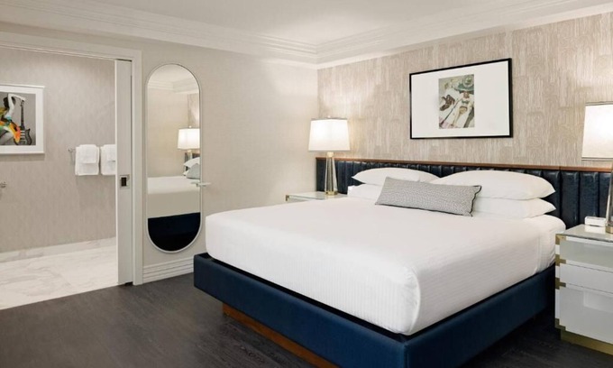 Tri-West Hotel | Unforgettable Stays with Rooftop Pool & Pet-Friendly Vibes
