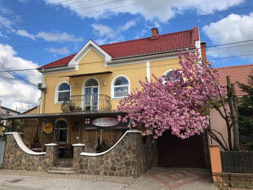 Uzhhorod Hotel | Pet-Friendly Retreat at Mala Praha with Hot Tub Access