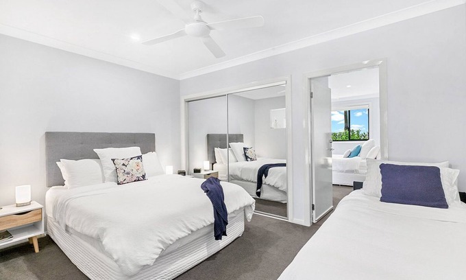Louth Park Apartment | Experience Mala Retreat: Shiraz-Chardonnay with Ocean Views