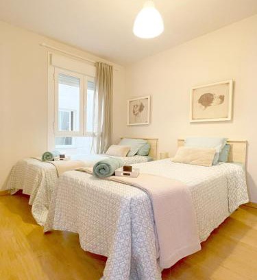 Plaza de Toros Vieja Apartment | River Retreat at MalagadeVacaciones: 4-Star Getaway