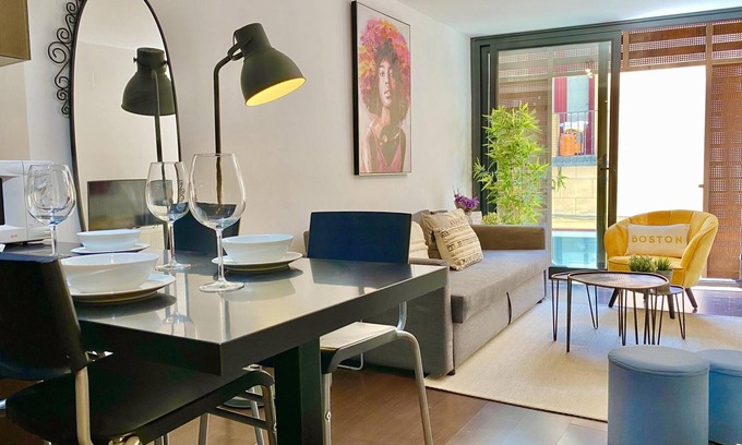 Malasana Apartment | Central Malasaña Apartment with Spa and Top Guest Rating 9.8