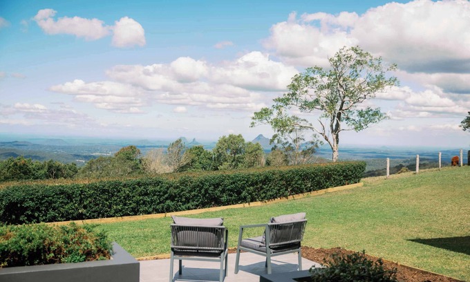 Wootha House | Maleny Scenic Retreat