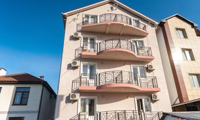 Anapa House | Discover Malenkaya Greсia: Guest Rated 8/10 with Pool Access