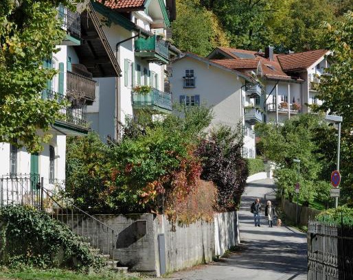 Bad Toelz Apartment | Experience Malerhaus am Kolbergarten: Guest Rated 9.5/10