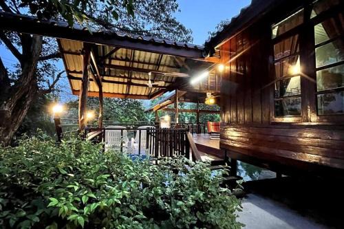 Huai Thap Than House | Pet-Friendly Retreat at Mali-Boonma Farmstay Awaits You