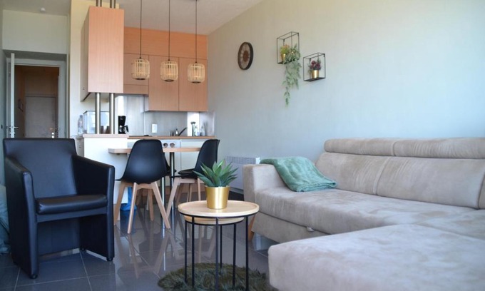 Blankenberge Apartment | Exceptional Malibu 10B: Oceanfront Bliss Awaits You