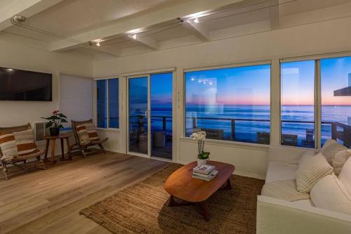 Malibu House | Discover Malibu's Hidden Gem with Oceanfront Views