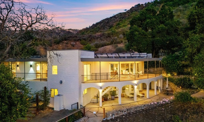 Malibu House | Malibu Hills Home w/Balcony & Mountain Views | Cielo Curve by AvantStay