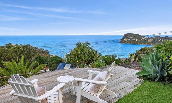 Palm Beach House | Malibu with ocean views by TCC