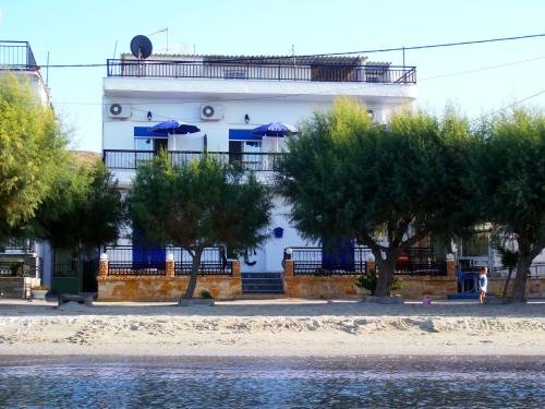 Skala Prinou House | Oceanfront Malimi: Guest Rated 9.1, Family-Friendly Retreat