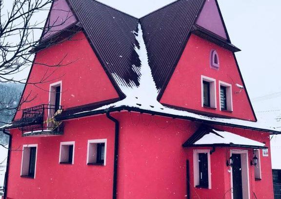 gmina Łukowica House | Explore Malinowy Domek: Pet-Friendly Stay with Breakfast