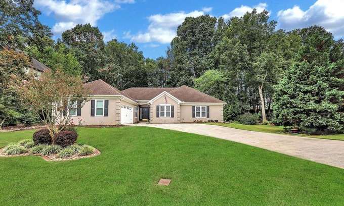 Buford House | Relaxing Home with Ocean View & Spa in Buford