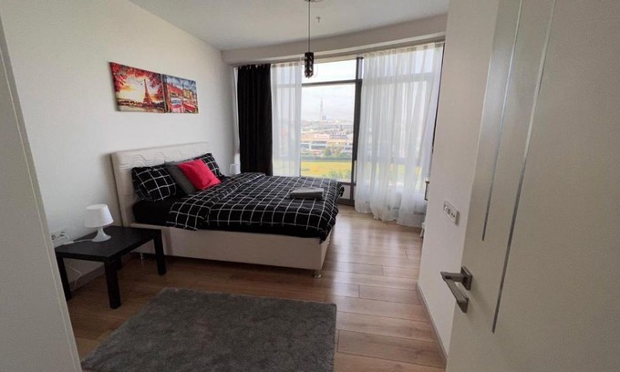 Ikitelli Apartment | Explore Mall of Istanbul: Stylish 1+0 Studio with Pool
