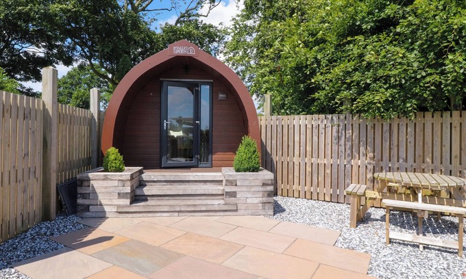 Knott End-on-Sea Cottage | Enchanting Mallard View Holiday Cottage in Lancaster