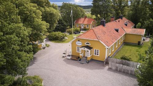 Strangnas Municipality Bed & Breakfast | Cozy Malmgårdens Vandrarhem B&B: Rated 8.8/10 & Pet Friendly