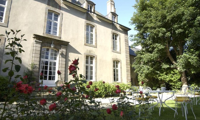 Saint-Servan Hotel | Idyllic Malouinière Le Valmarin: Oceanfront Bliss Awaits
