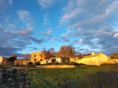 Altarejos House | Discover Malpesa Rural: Family-Friendly & Pet Welcoming