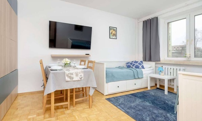 Mokotow Apartment | Elegant Apartment for Remote Work in Warsaw - Maltańska 4